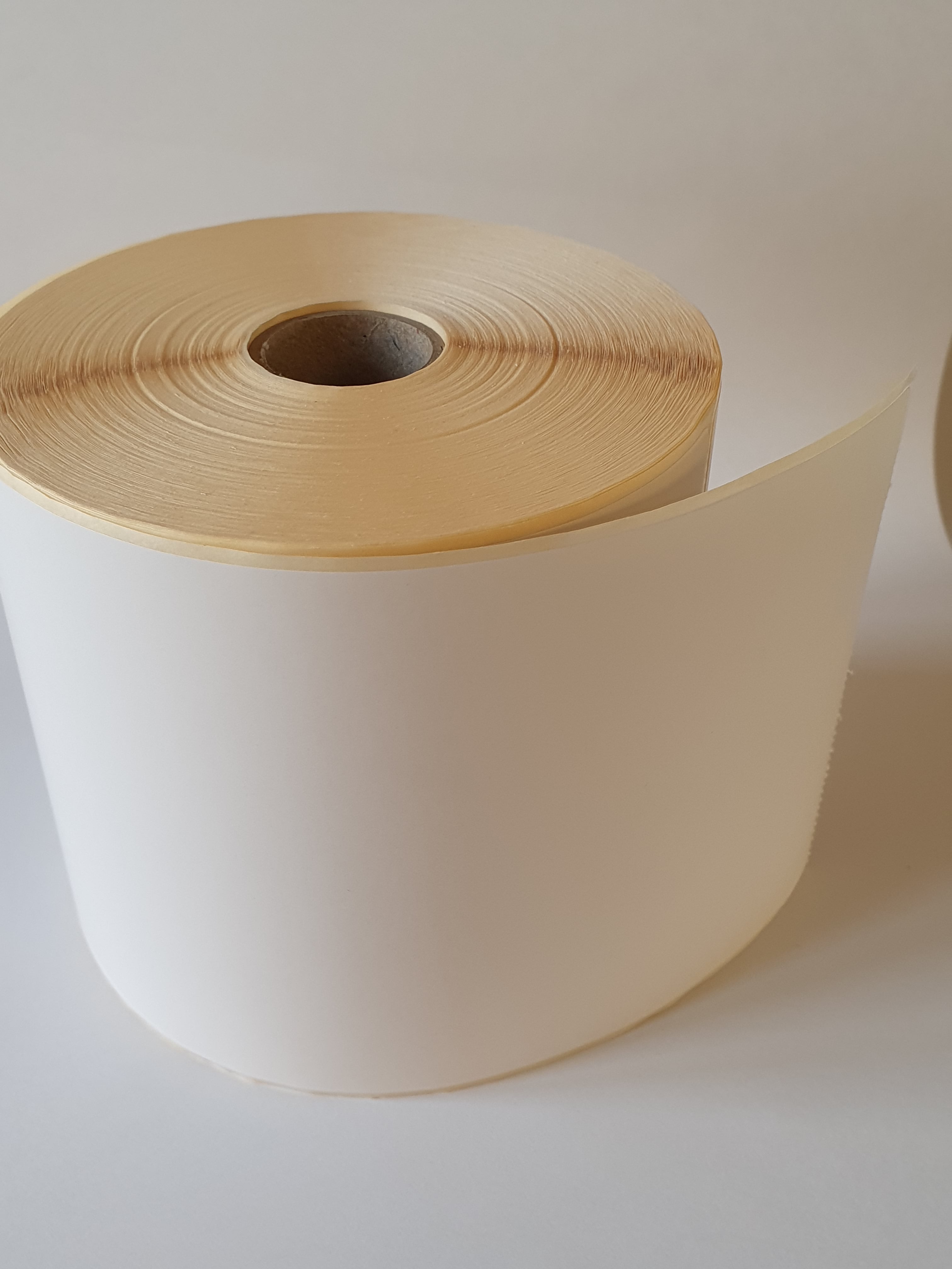 Etikett 75 x 99 mm 140 st/rulle 50 rullar/krt