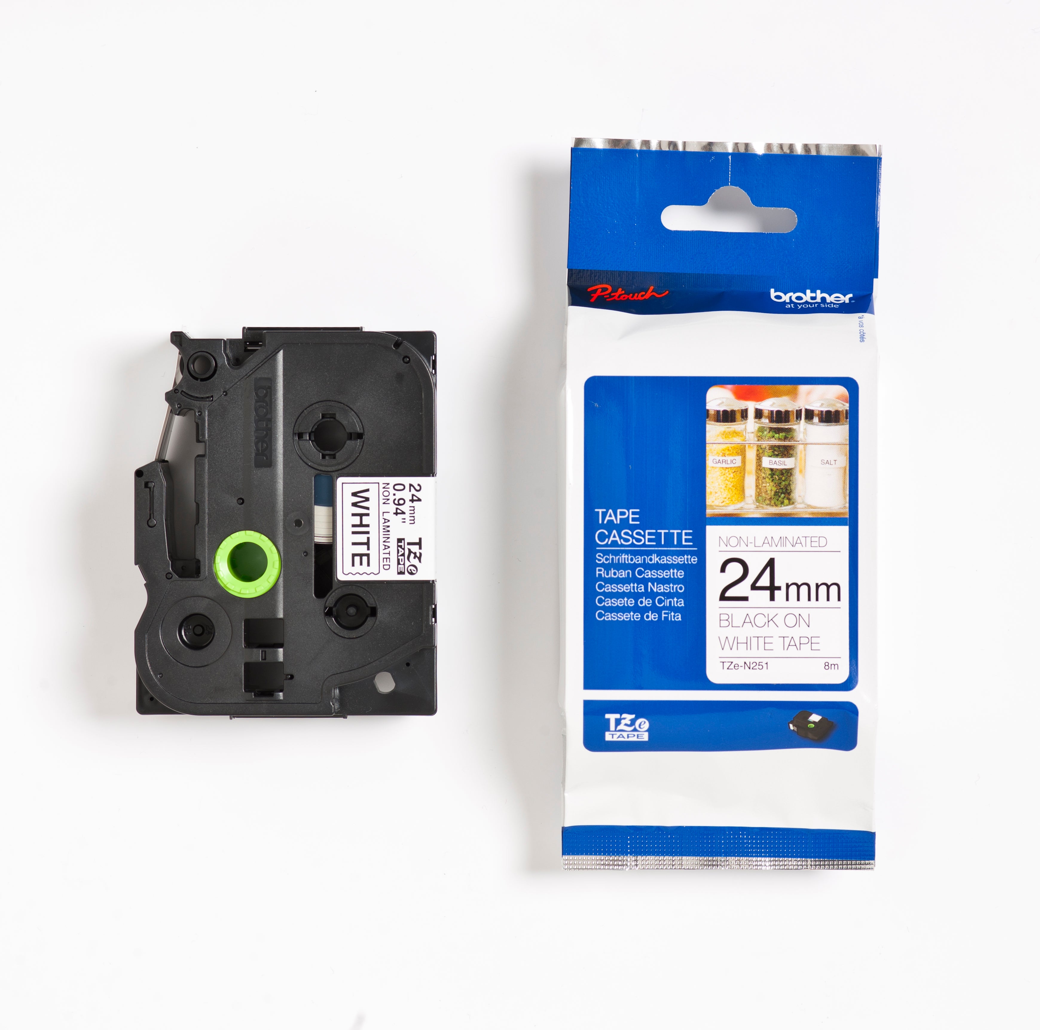 Märkband TZe 24 mm x 8 m svart/vit