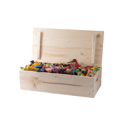 Trälåda med inslaget godis 2000 g