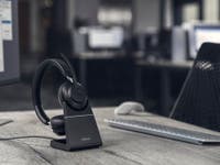 Hörlurar Jabra Evolve2 65 inkl laddställ